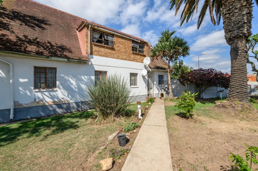 7 Bedroom Property for Sale in Algoa Park Eastern Cape